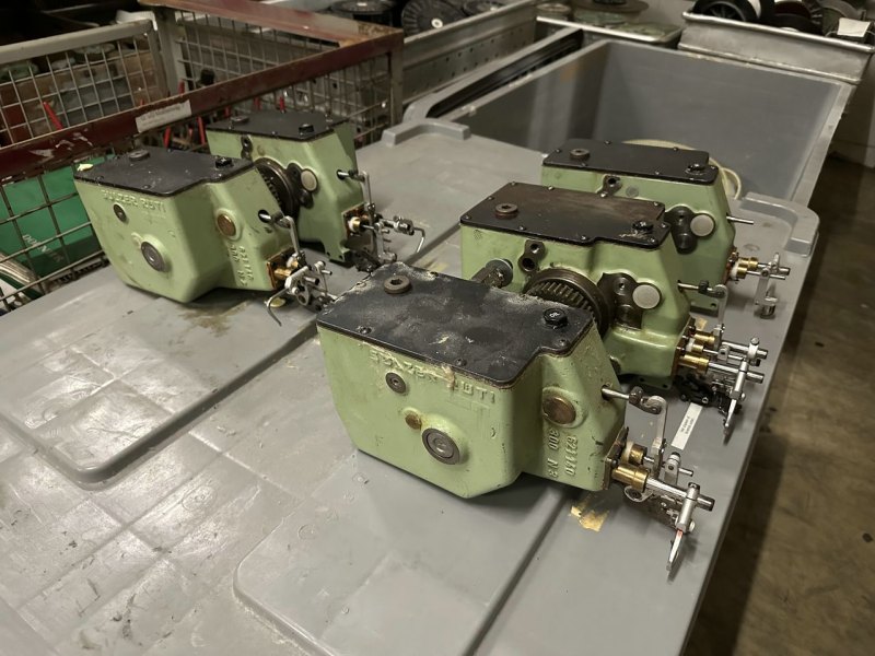 Zij-inleggers en middeninlegger voor Sulzer G6200