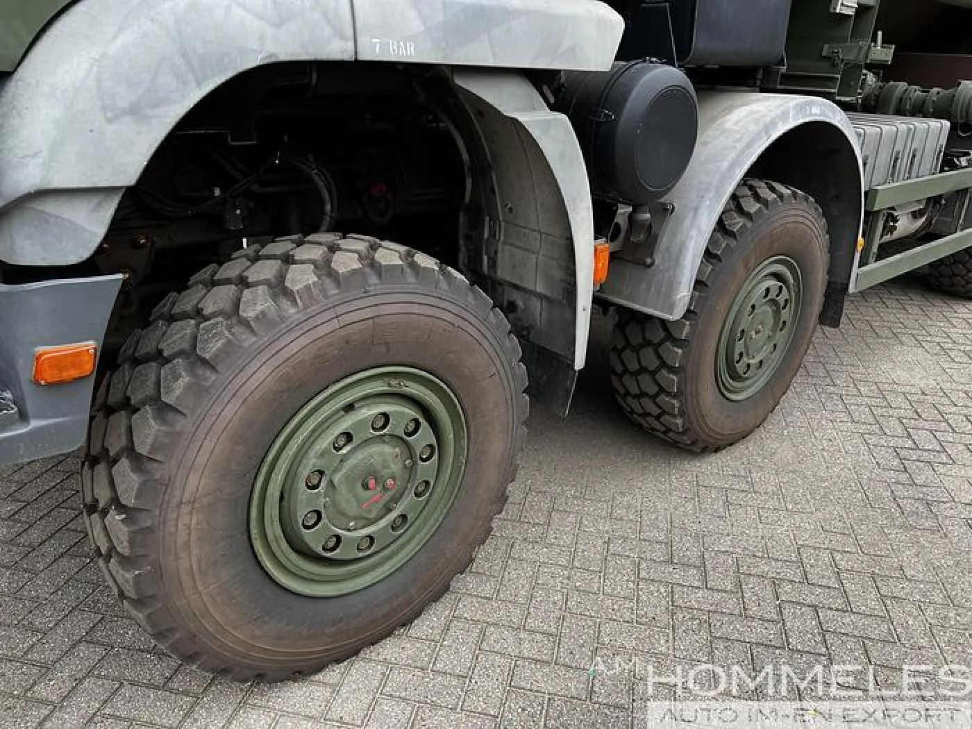 Iveco Trakker 8x8 tankertruck - 7