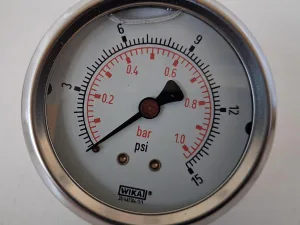WIKA Flüssigkeitsgefülltes Druckmanometer 15 psi / 1 bar