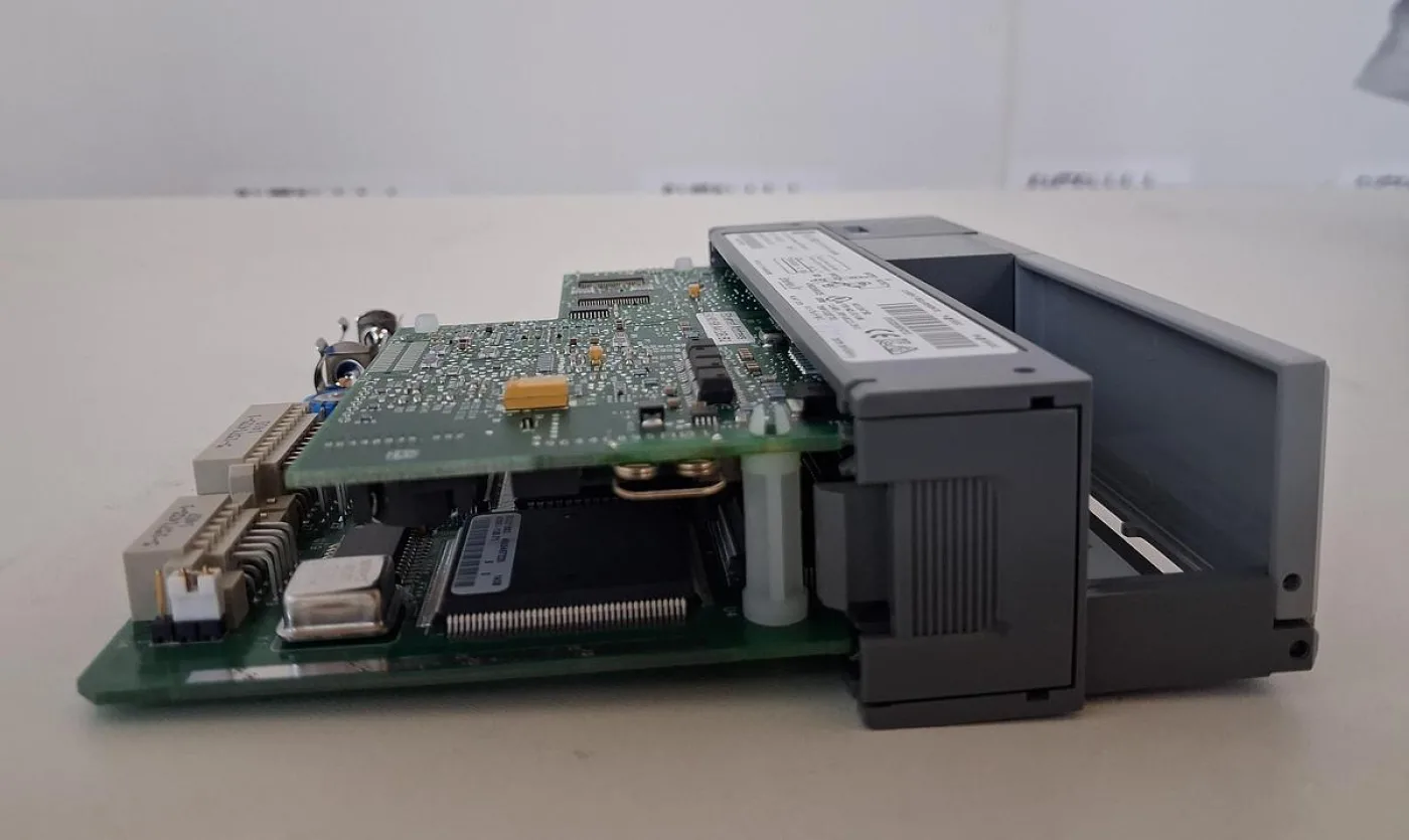 Allen-Bradley SLC 5/05 CPU Processor Module - 8