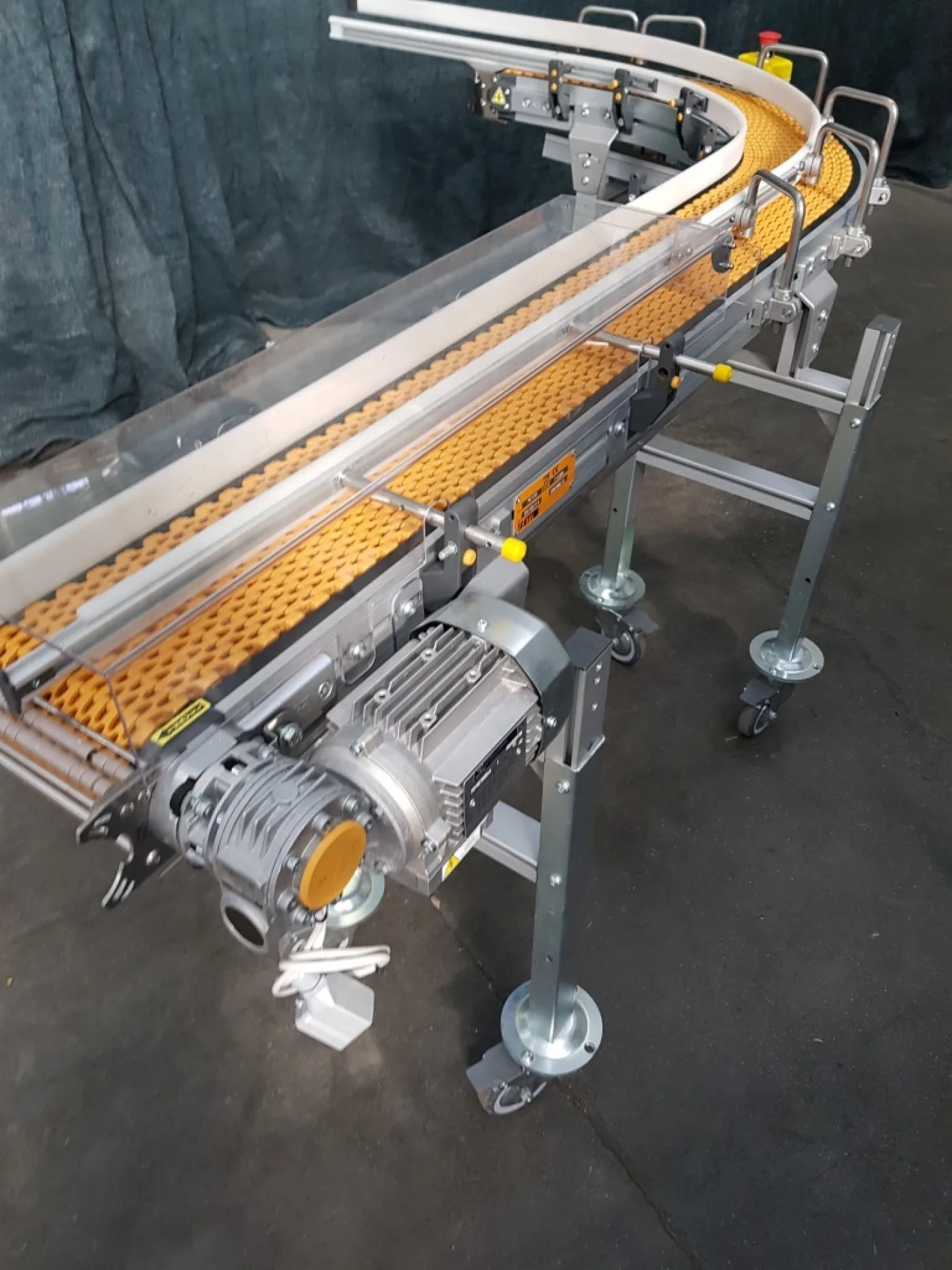 NASTRO TRASPORTATORE MOTORIZZATO CON CURVA A 90° – BETT SISTEMI – SERIE MC103 B-FLEX - 6