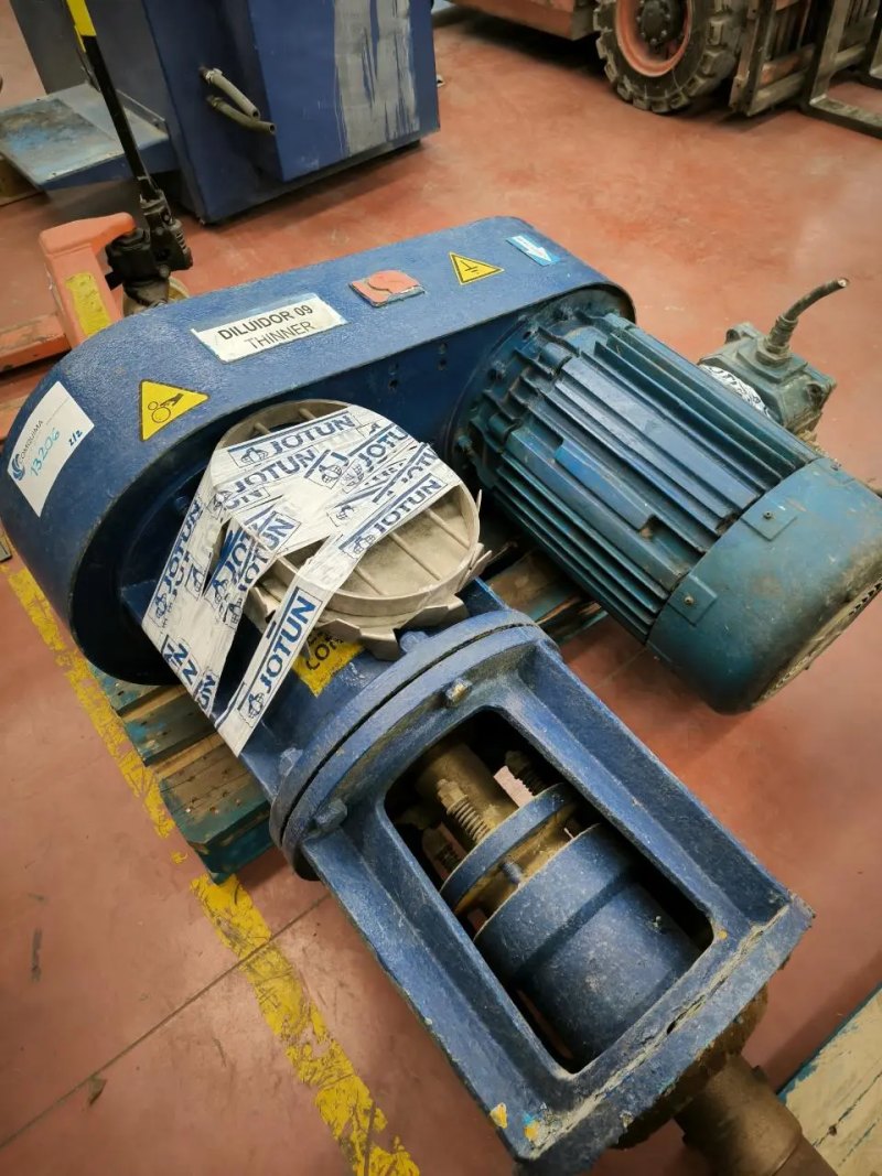 STAINLESS STEEL REACTOR 3000 LITERS WITH IRON LOWER BOTTOM JACKET