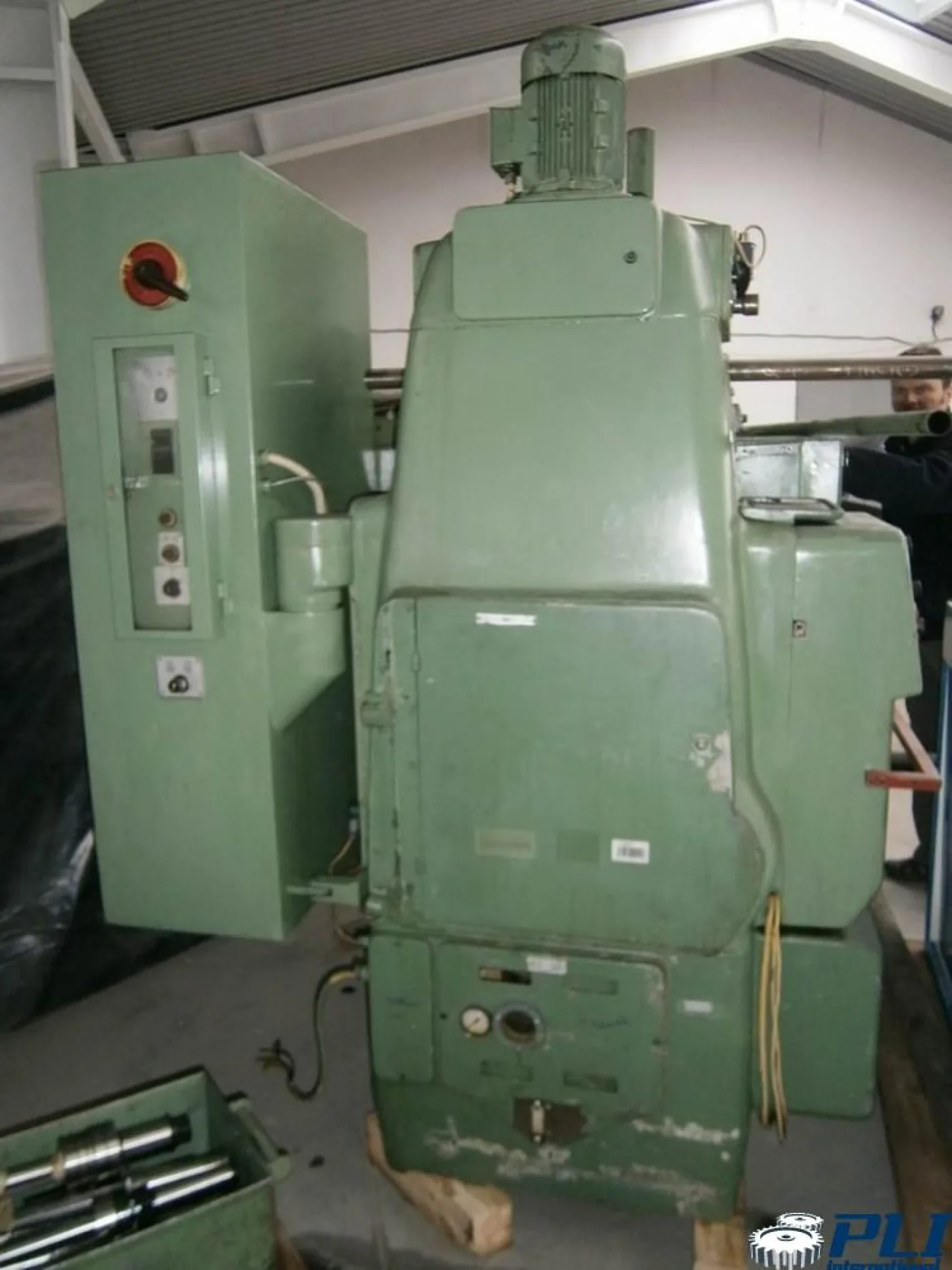 Pfauter P 400 pruning machine - 6