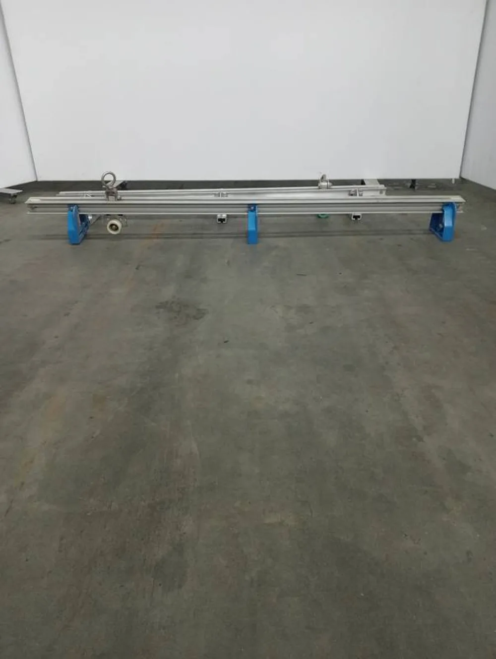 Beam for hanging saws