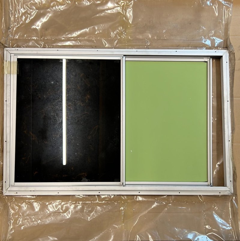 Schuifruit Land Rover 101 (blackout panel)