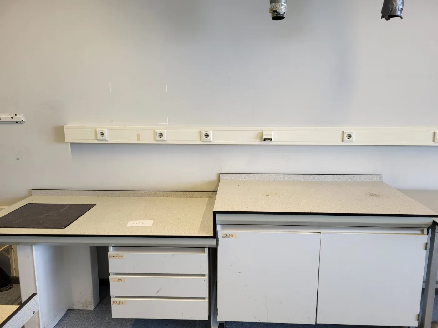 1942 – Used S+B Laboratory weighing table (270 cm) - 3