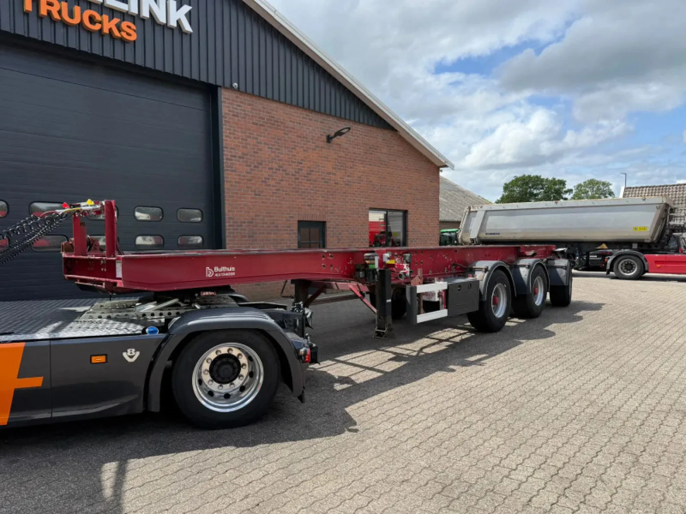 Bulthuis TATA 23 Dump Truck Chassis AS-1 Lift Axle AS-3 Steering Axle Self-Lubricating System €3,900 - 1