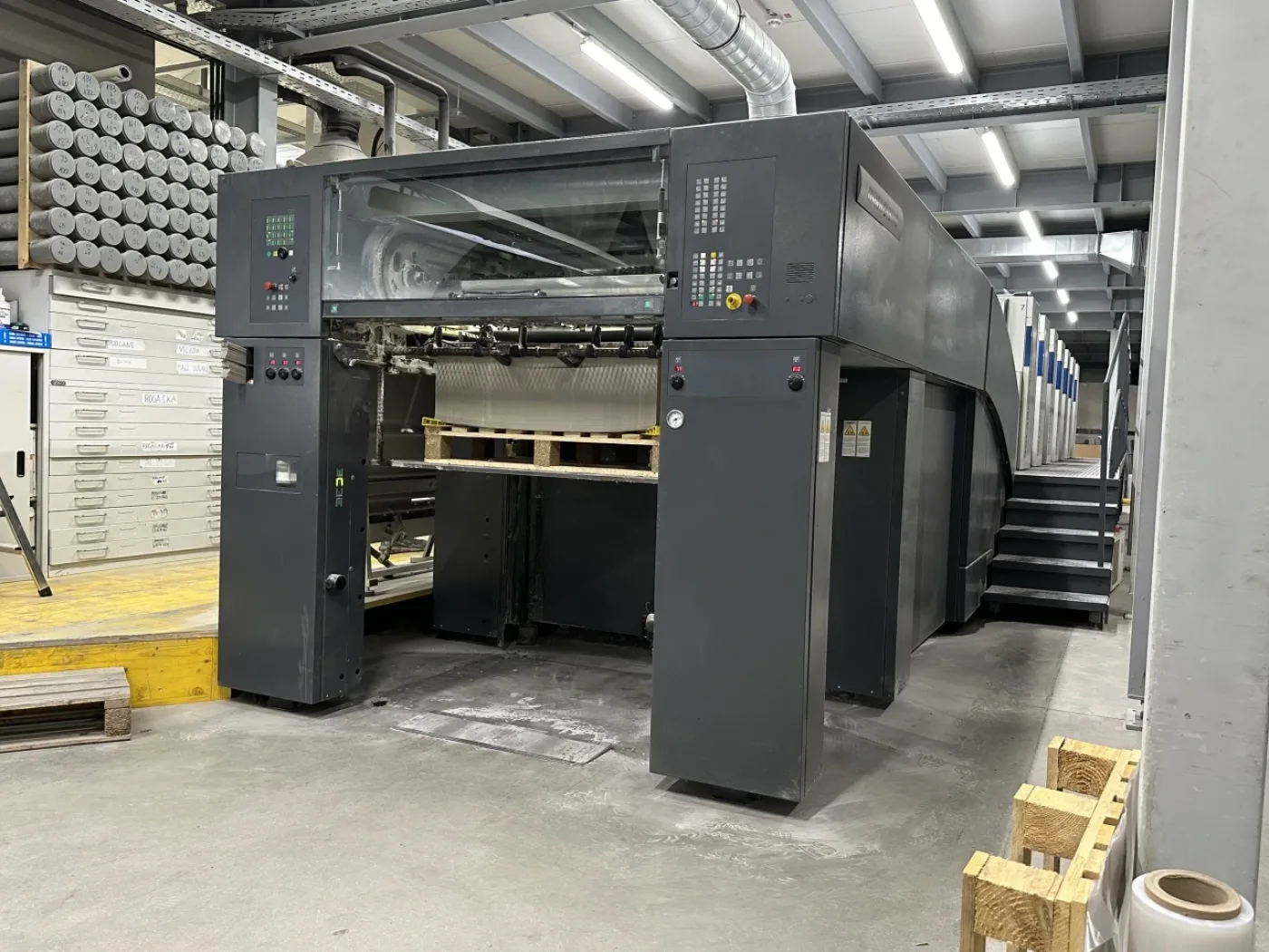 Roland 706 LV DD offset printing press - 2