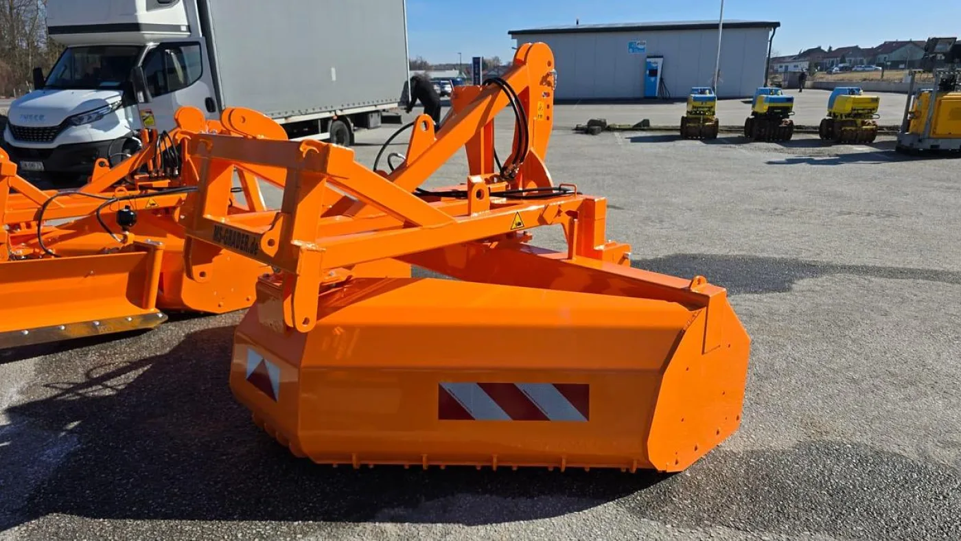MS Grader 250 BULL K - 4