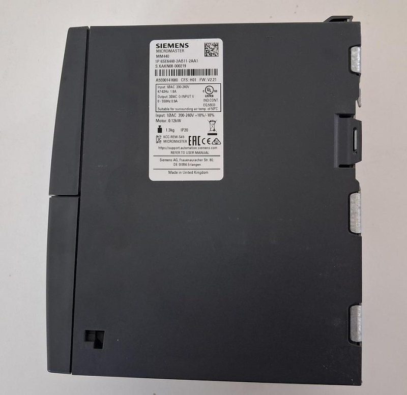 Siemens MICROMASTER MM440 Frequenzumrichter 6SE6440-2UB11-2AA1
