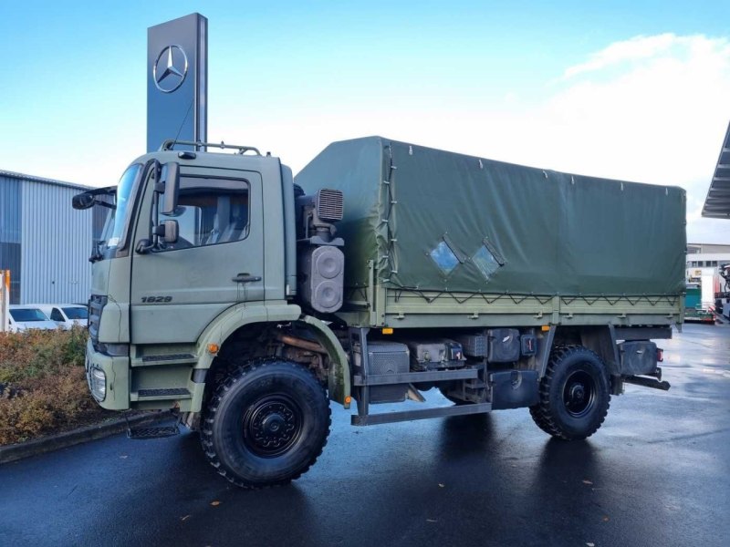 Mercedes Benz Axor 1829 A 4x4 Pritsche/Plane 3 Stück
