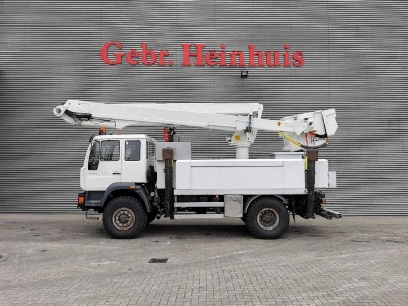 MAN LE 18.280 4x4 Altec TA 60 3 Persons 20.3 meter 46 kV Isolated!