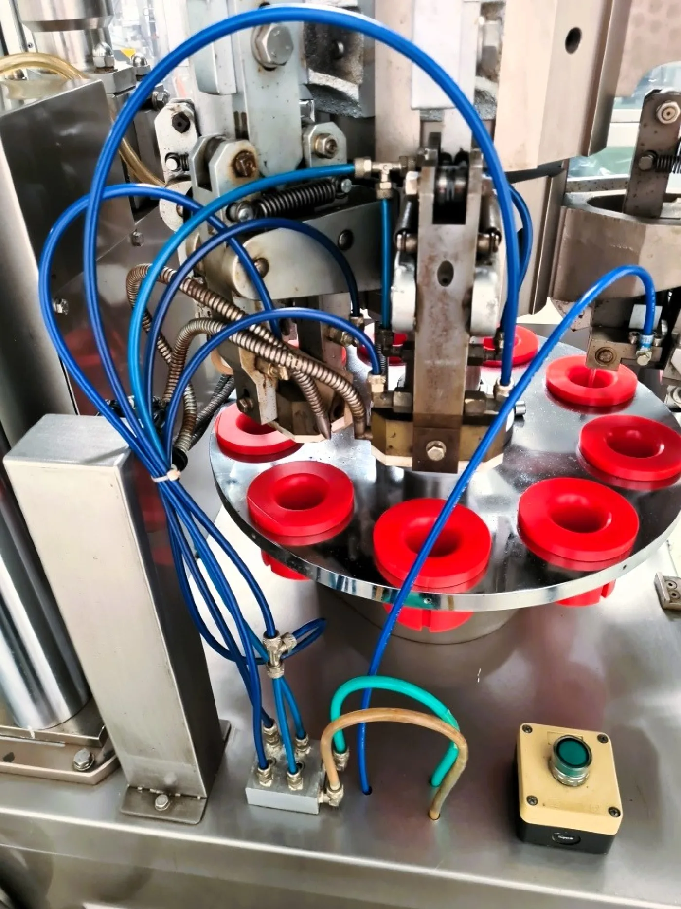 INTUBETTATRICE PER TUBETTI IN PLASTICA – TONAZZI – MOD. COLIBRI 40 - 2