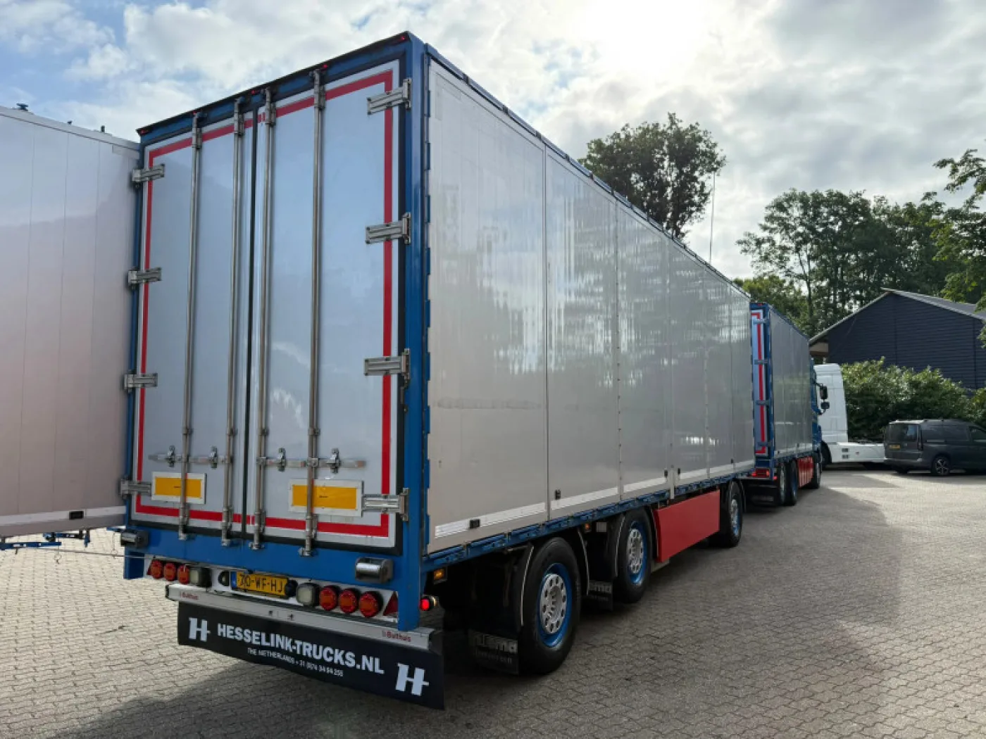 DAF XF 530 Full Air Side Doors Combi AS-3 Lift Axle/Steering Axle NL Truck - 4