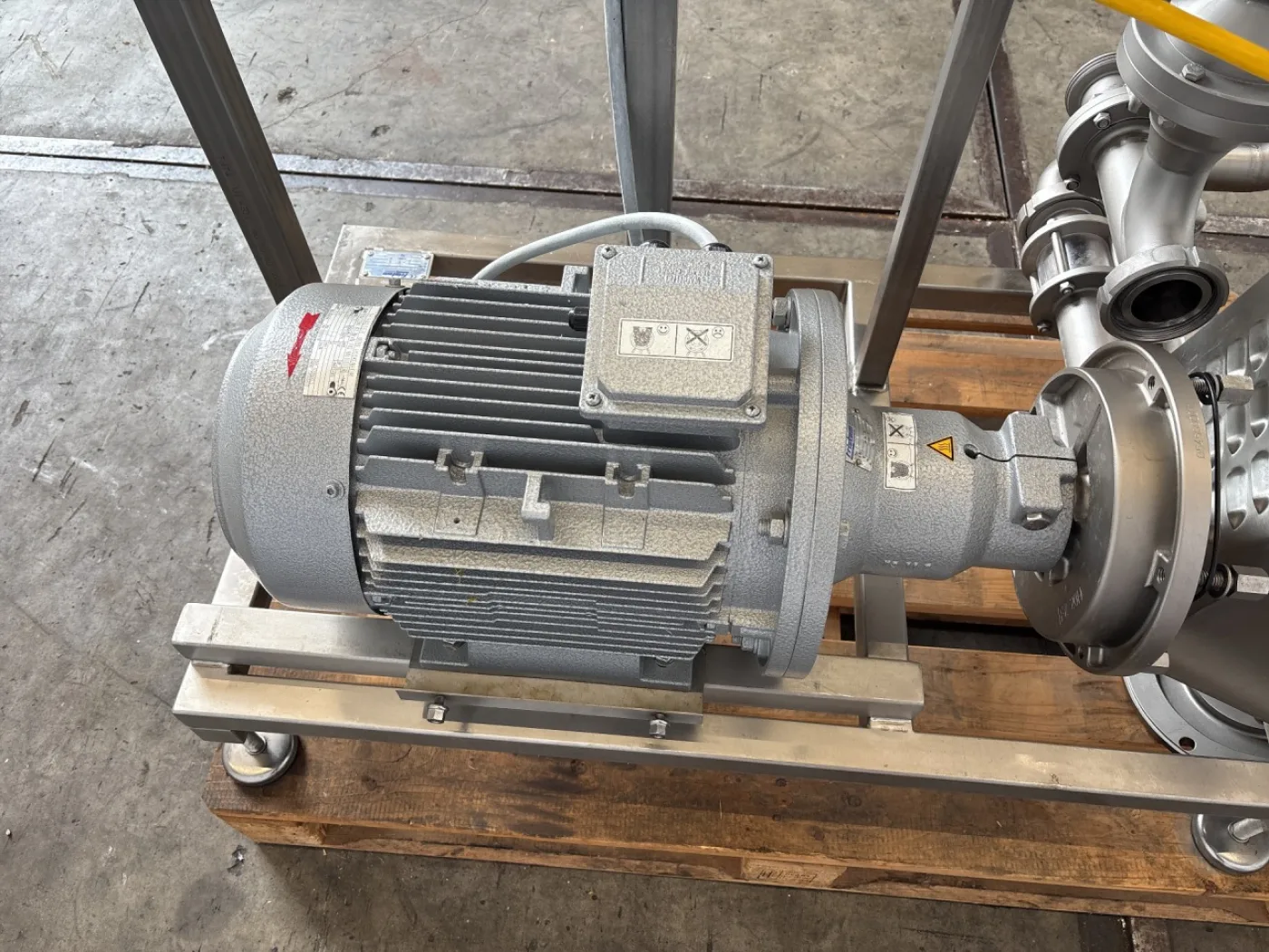 Fristam PE 03 20f Powder mixer - Inline mixer - 8