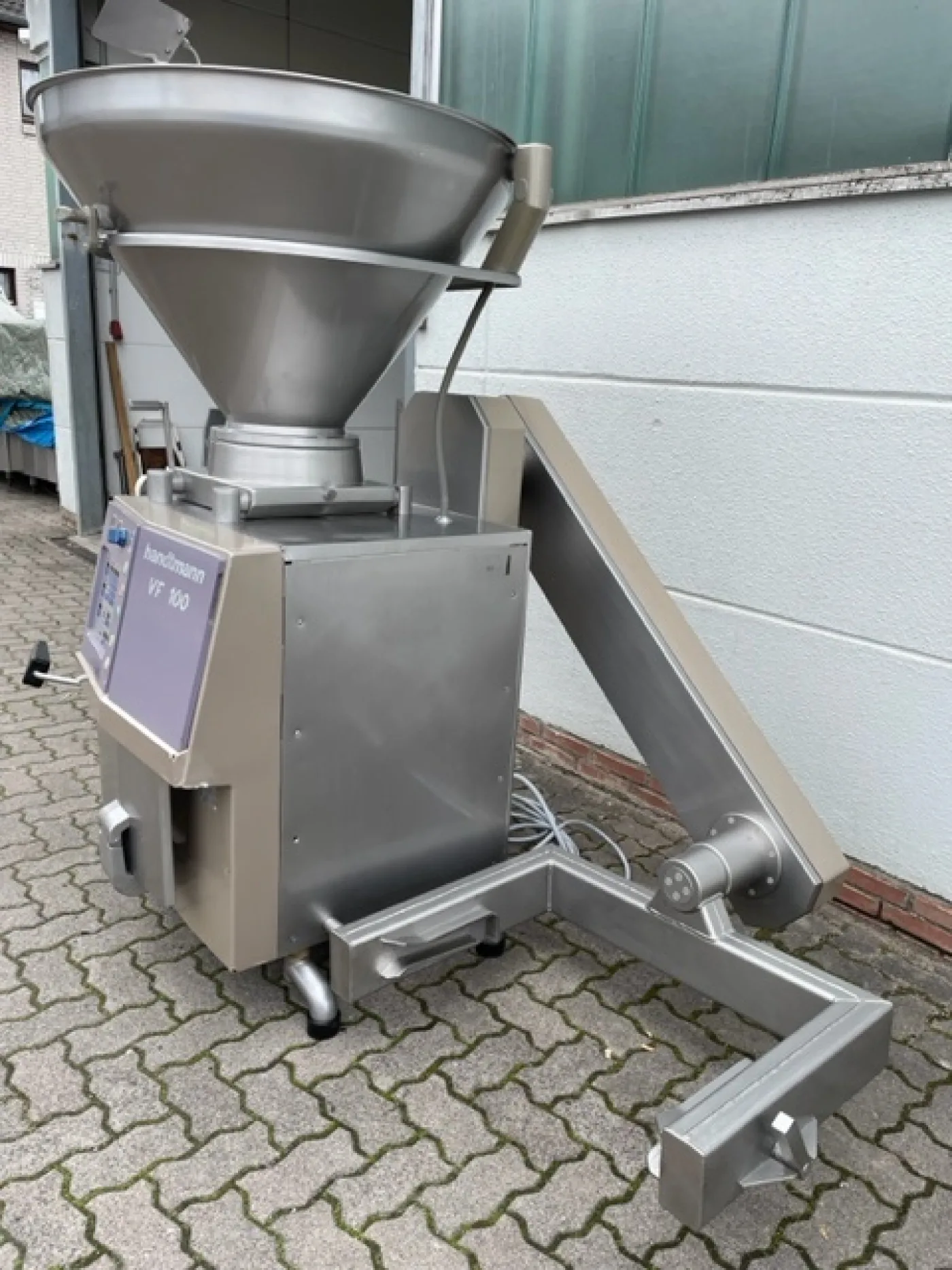 Handtmann VF100 Vacuum Filler - 1