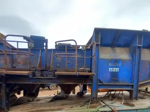 Crivo vibratório ANFER com tapetes transportadores