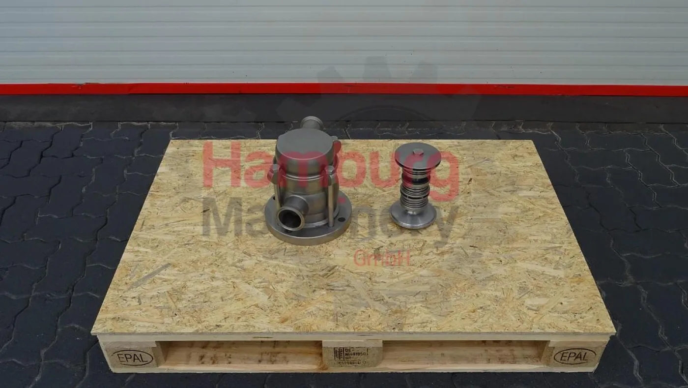 Unused Complete Outlet Triclamp including Outlet Pipe + Sleeves + Impellors Tetra Pak BM618 / BM714 Bactofuge - 2