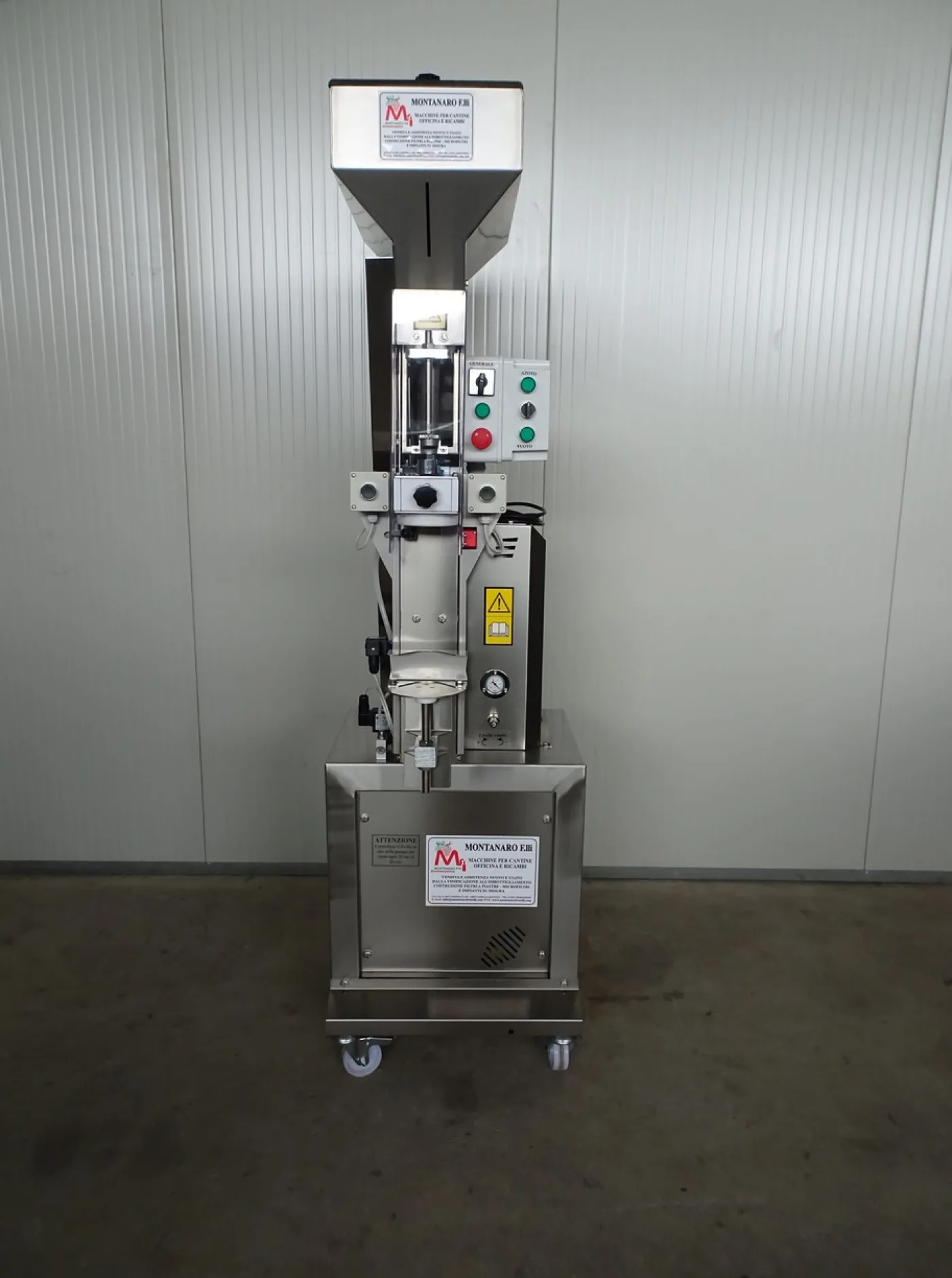 SEMI-AUTOMATIC CORKING MACHINE MF 35 WITH VACUUM NEW MACHINE - 4