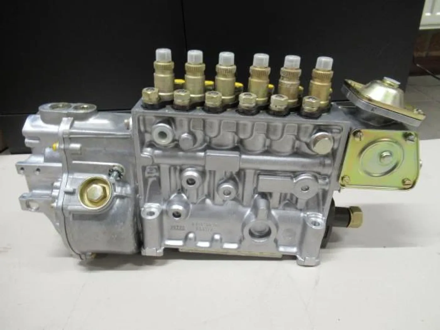 Brandstofpomp Volvo - 8