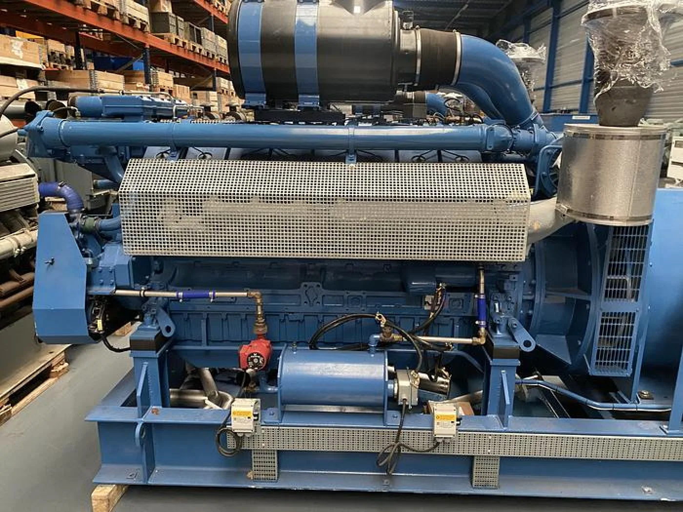 2000 DEUTZ TBD 616-V16 / STAMFORD GEN. SET 800 KVA - 2