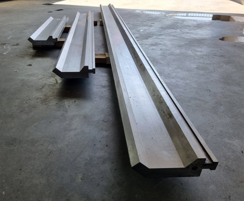 Abkantwerkzeug Oberwerkzeug System HACO 6500mm (3 geteilt, 1x3500 1x2000 1x1000mm)