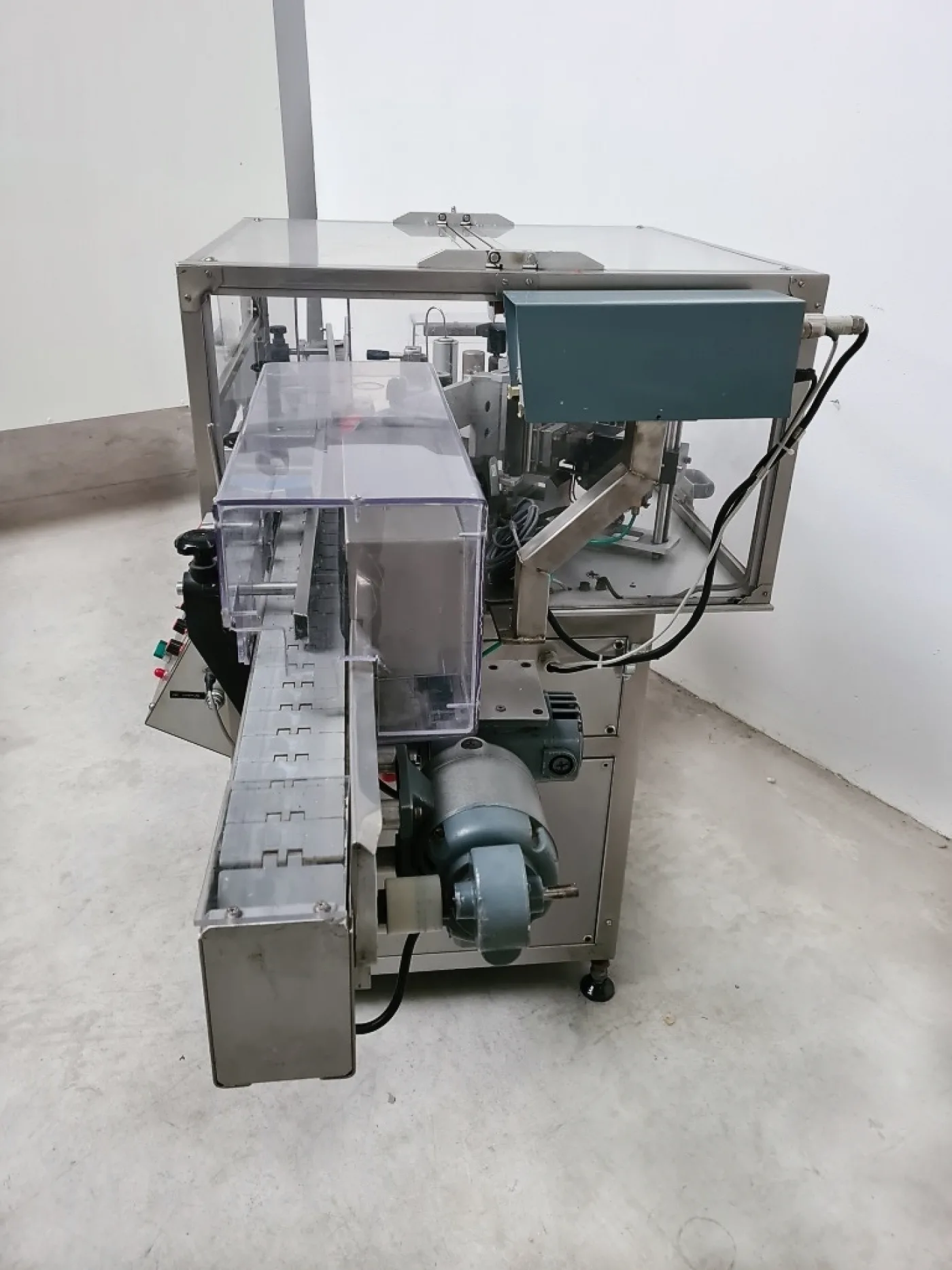 ETICHETTATRICE PER FLACONI – NERI – MOD. ETA 300 - 2