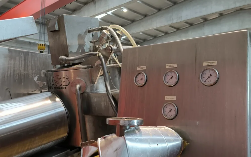 STAINLESS STEEL GRANULATOR MIXER 300 LITRES GLASS VAS 300 WITH STIRRER, JACKET AND ELECTRIC FRAMES