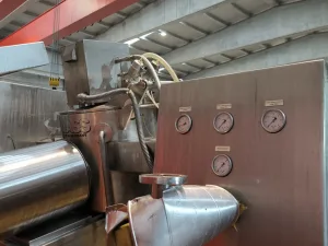 STAINLESS STEEL GRANULATOR MIXER 300 LITRES GLASS VAS 300 WITH STIRRER, JACKET AND ELECTRIC FRAMES