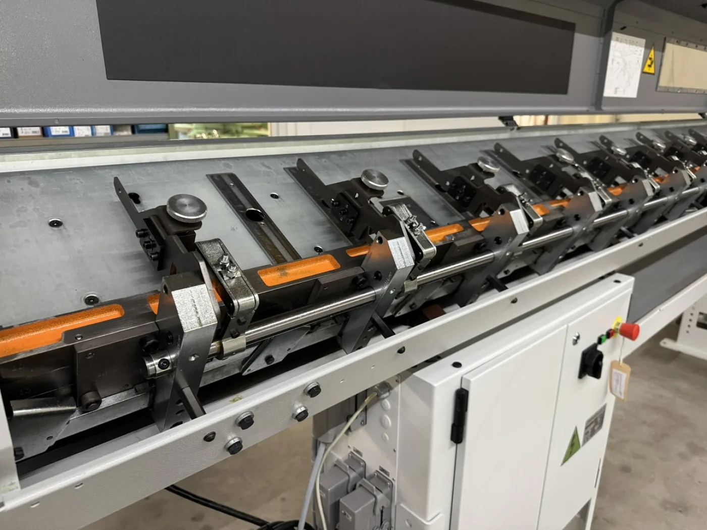 BAR-FEEDER IEMCA GENIUS 118 37 L - 6