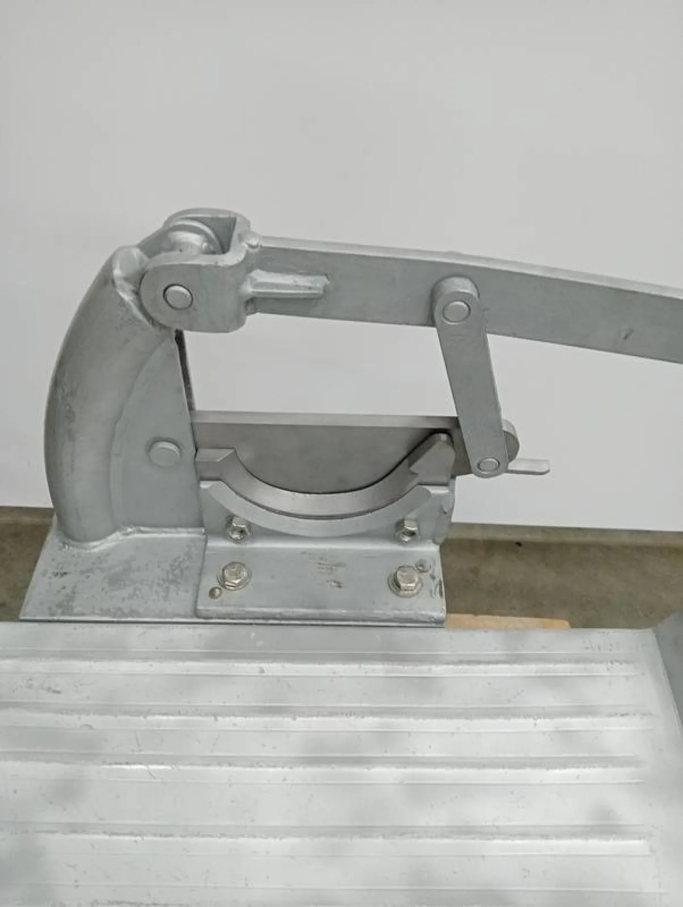 Manual leg cutter - 2
