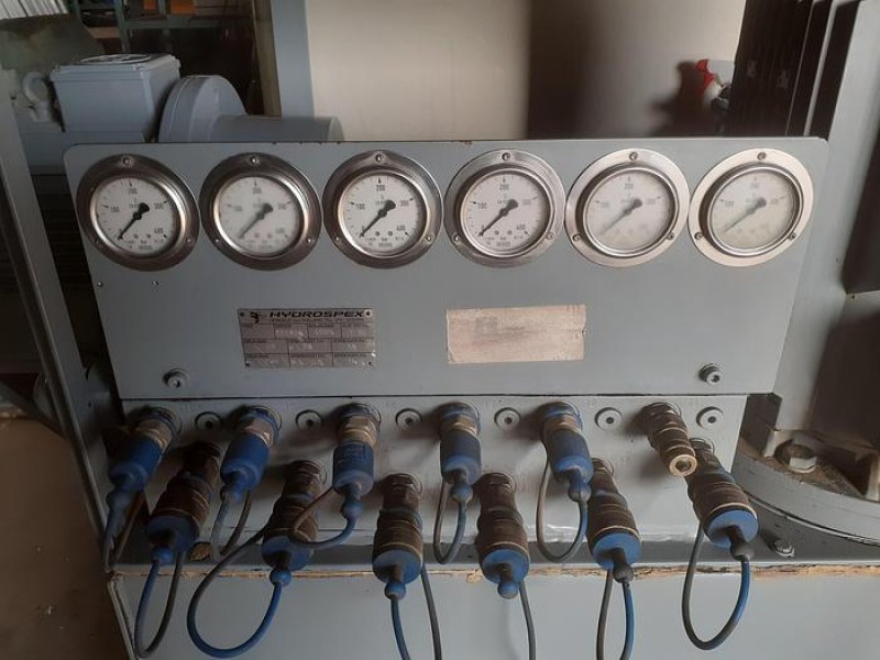 Central HYDROPEX com macacos de elevação de 250 ton
