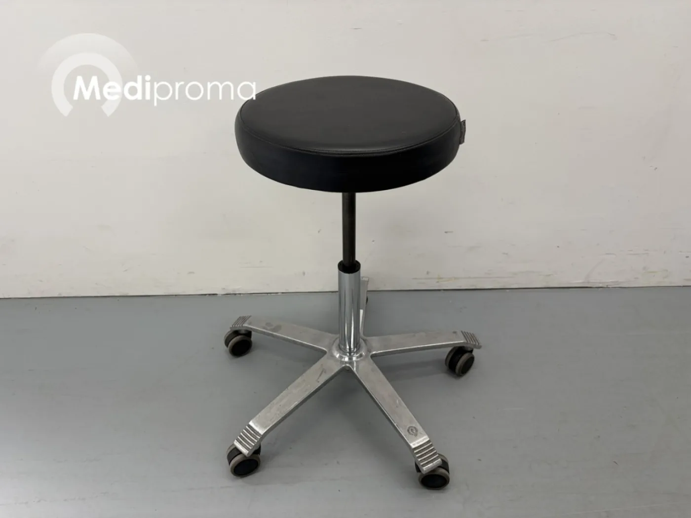 Score 6101 Stool - 1