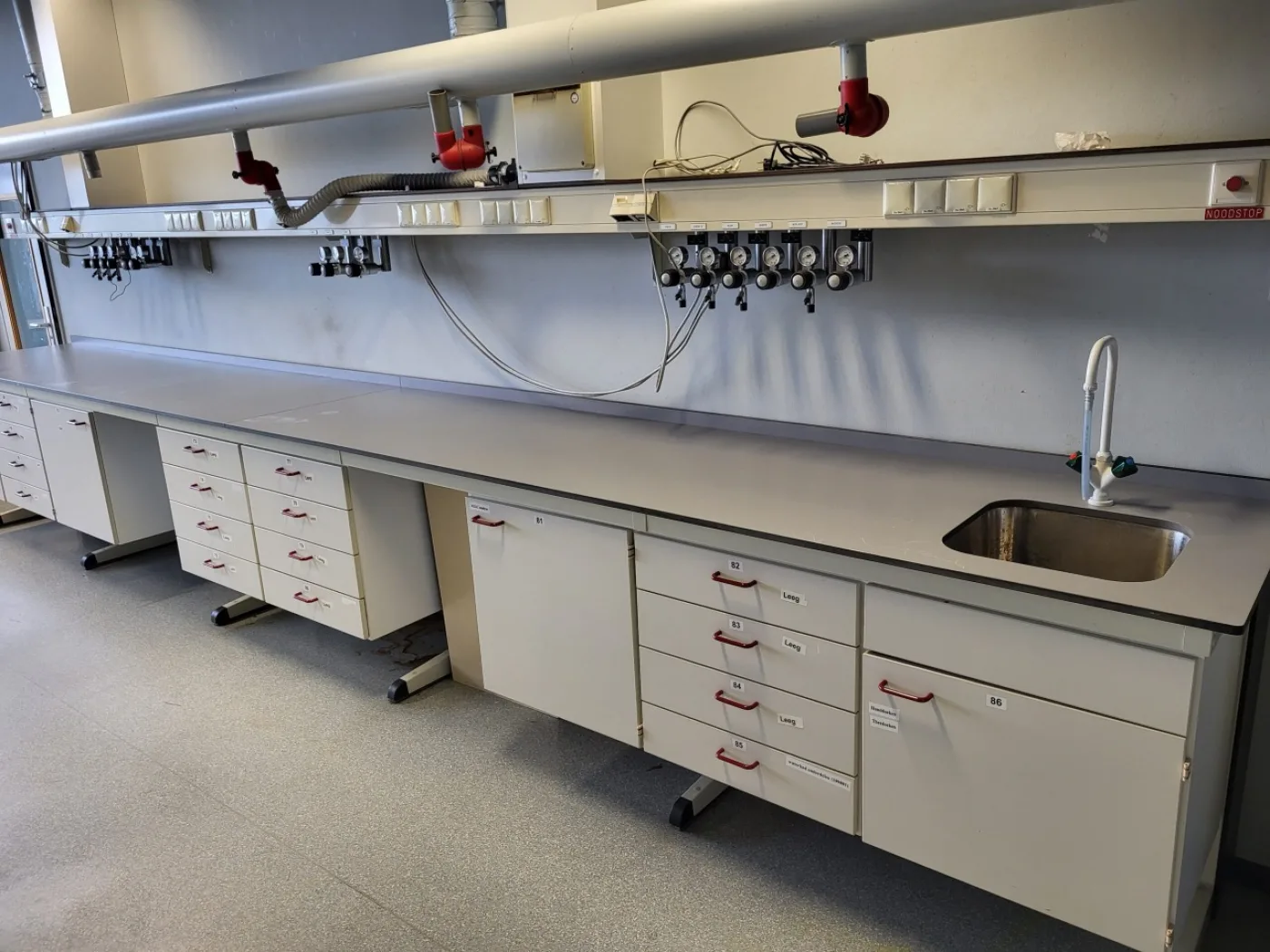 1932 – Used S+B Laboratory wall table (600 cm) - 3