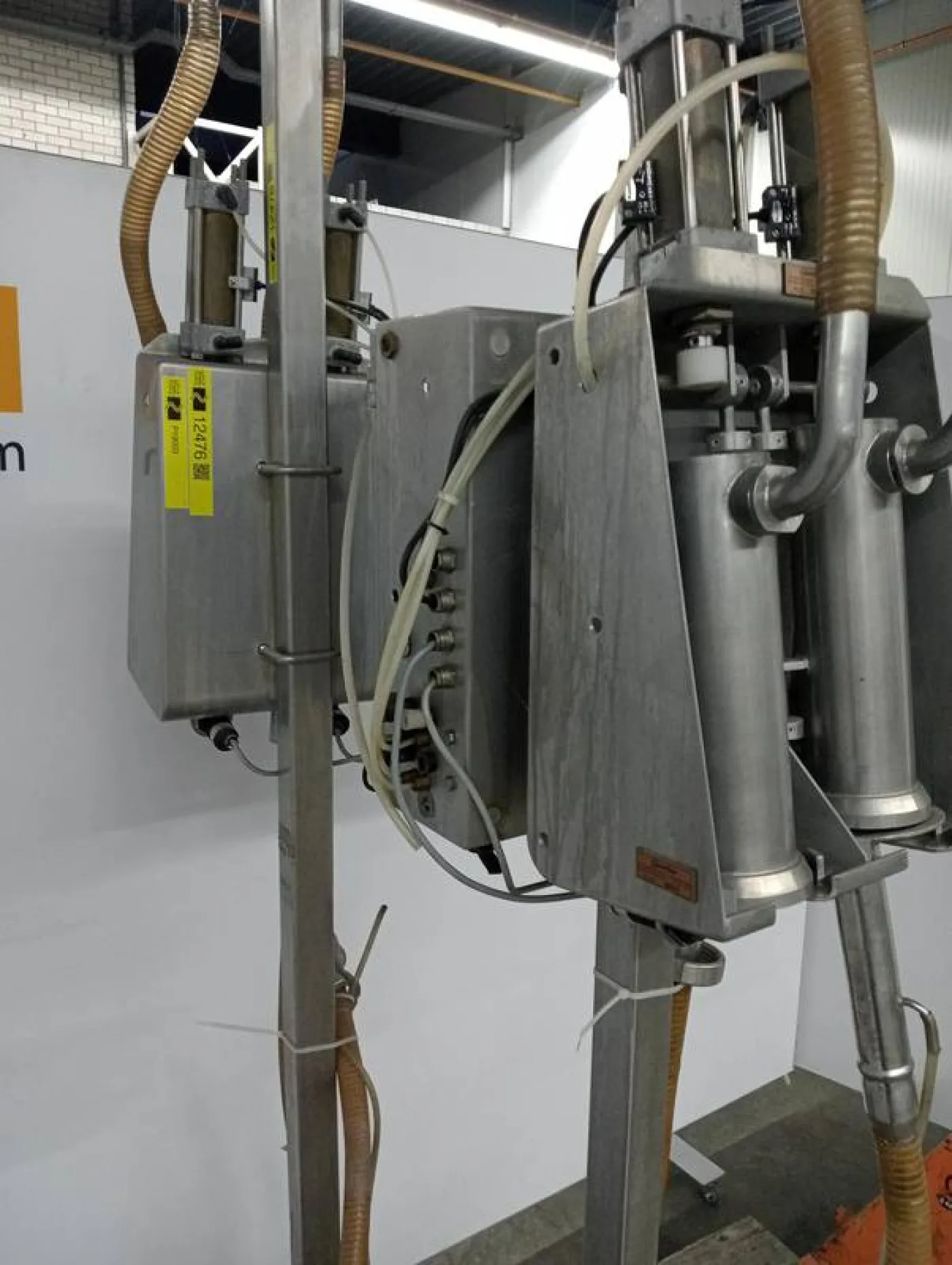 Blood collecting unit with sterilizer - 5