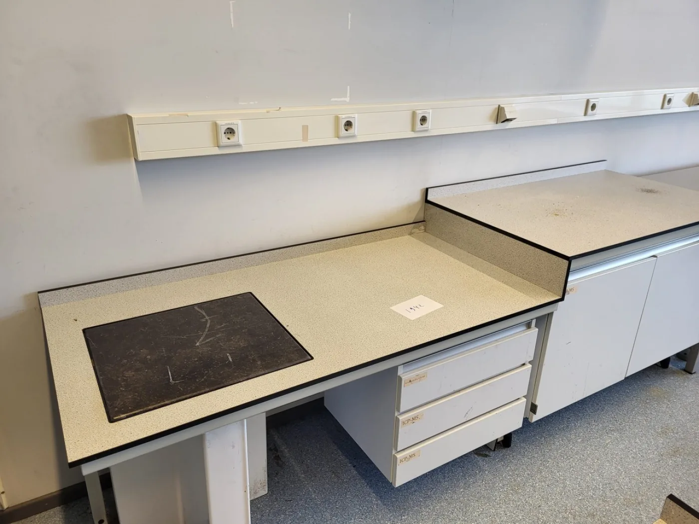 1942 – Used S+B Laboratory weighing table (270 cm) - 2