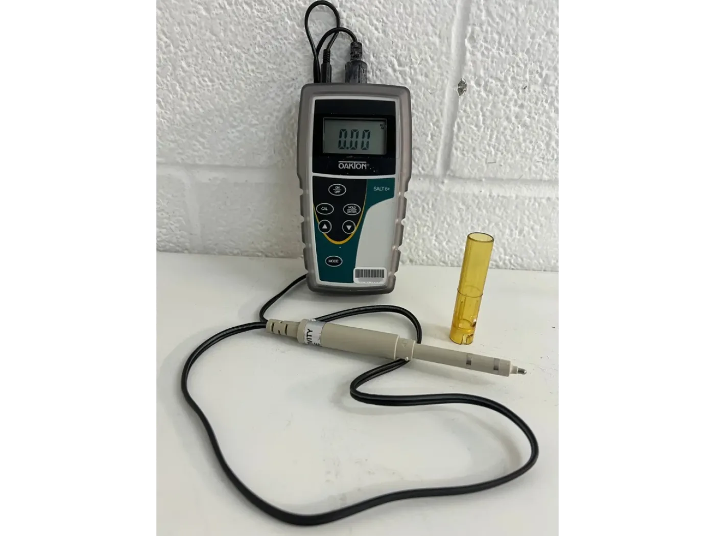 Oakton Salinity Meter - 1