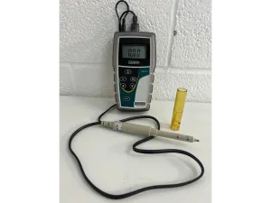 Oakton Salinity Meter