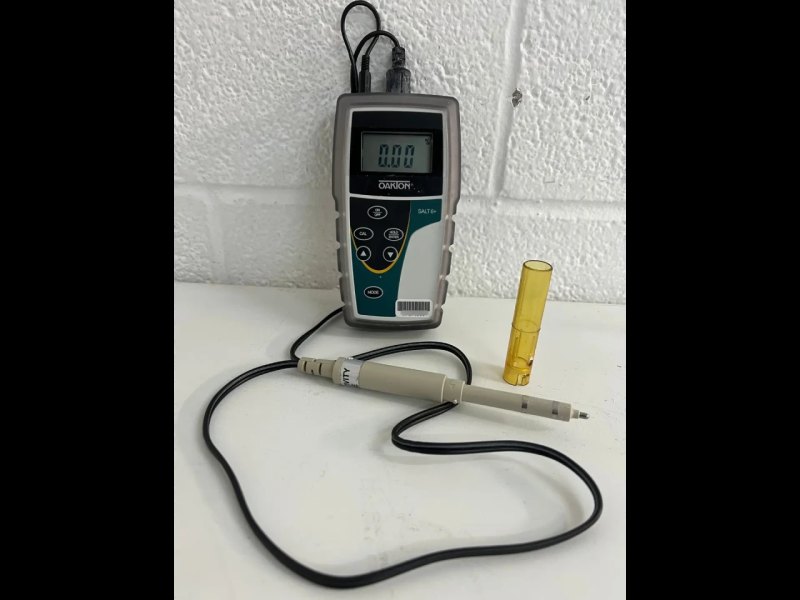 Oakton Salinity Meter