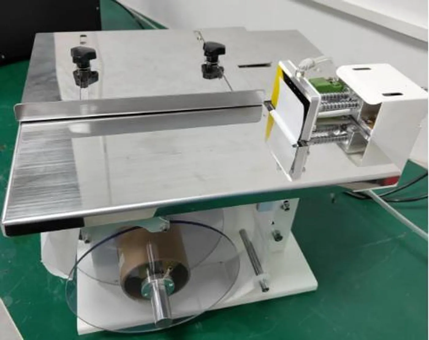 Labeling machine Vertical flat surface - 1