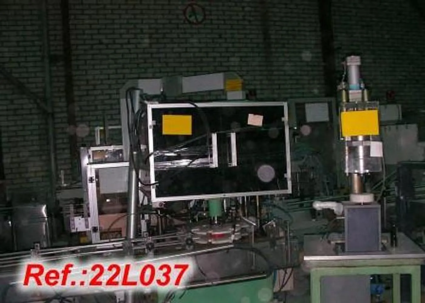 LLENADORA - ROSCADORA AUTOMÁTICA "GRAVFIL" PARA LÍQUIDOS - 1