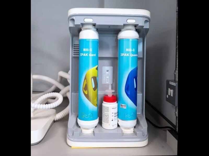 Milli-Q IQ 7003 Water Purification System