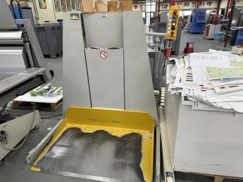 Polar LW-1000-4 pallet lift