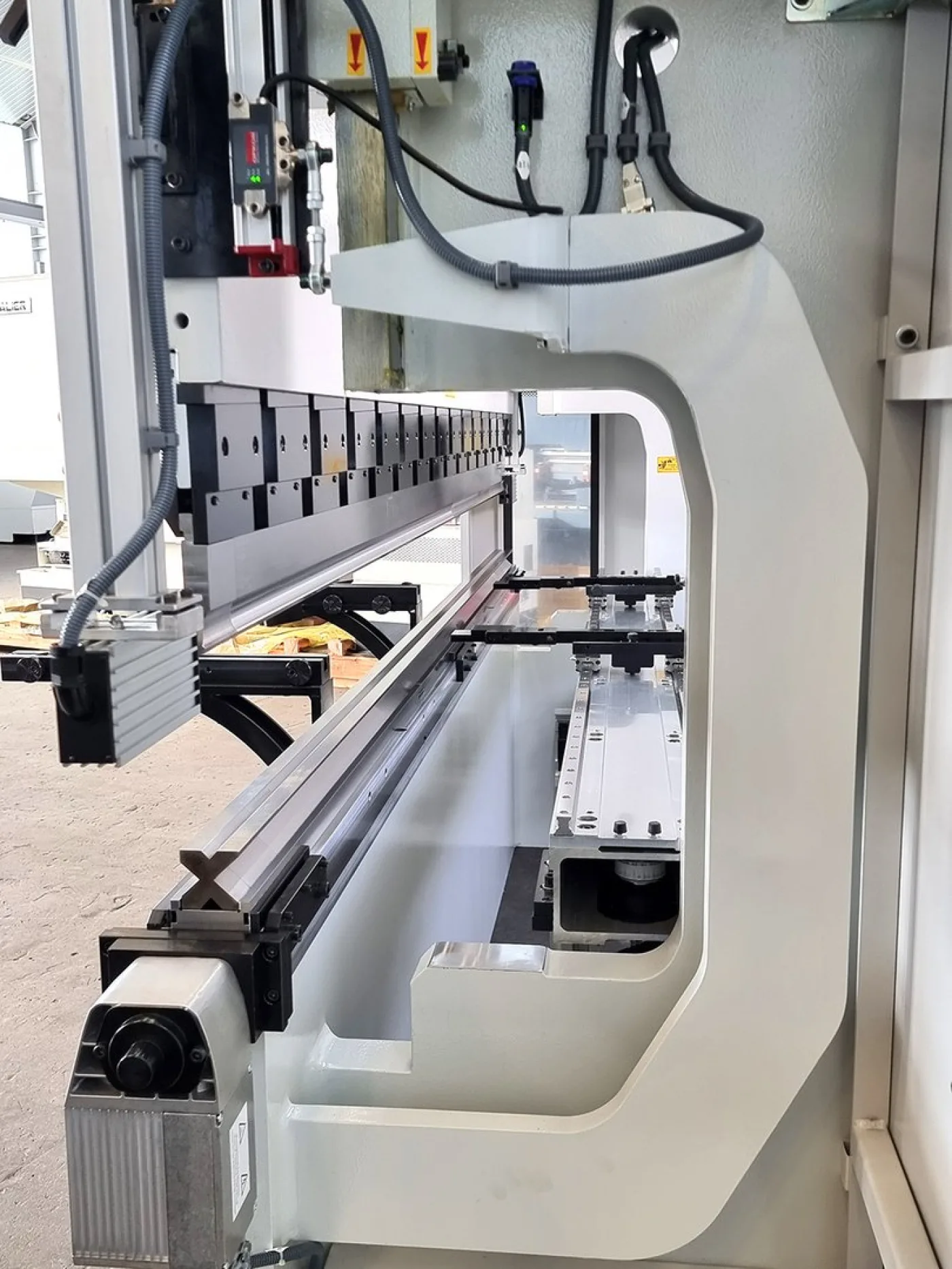 Hydraulische CNC Abkantpresse AD-S 30175 - 6