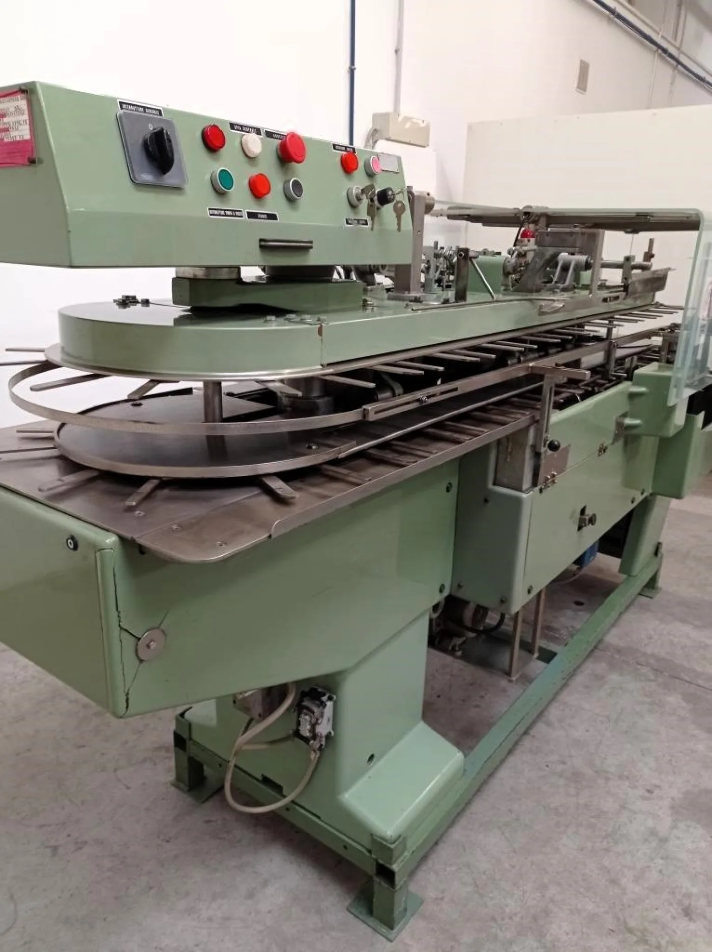 ASTUCCIATRICE VERTICALE – CAM – MOD. AV78 - 7