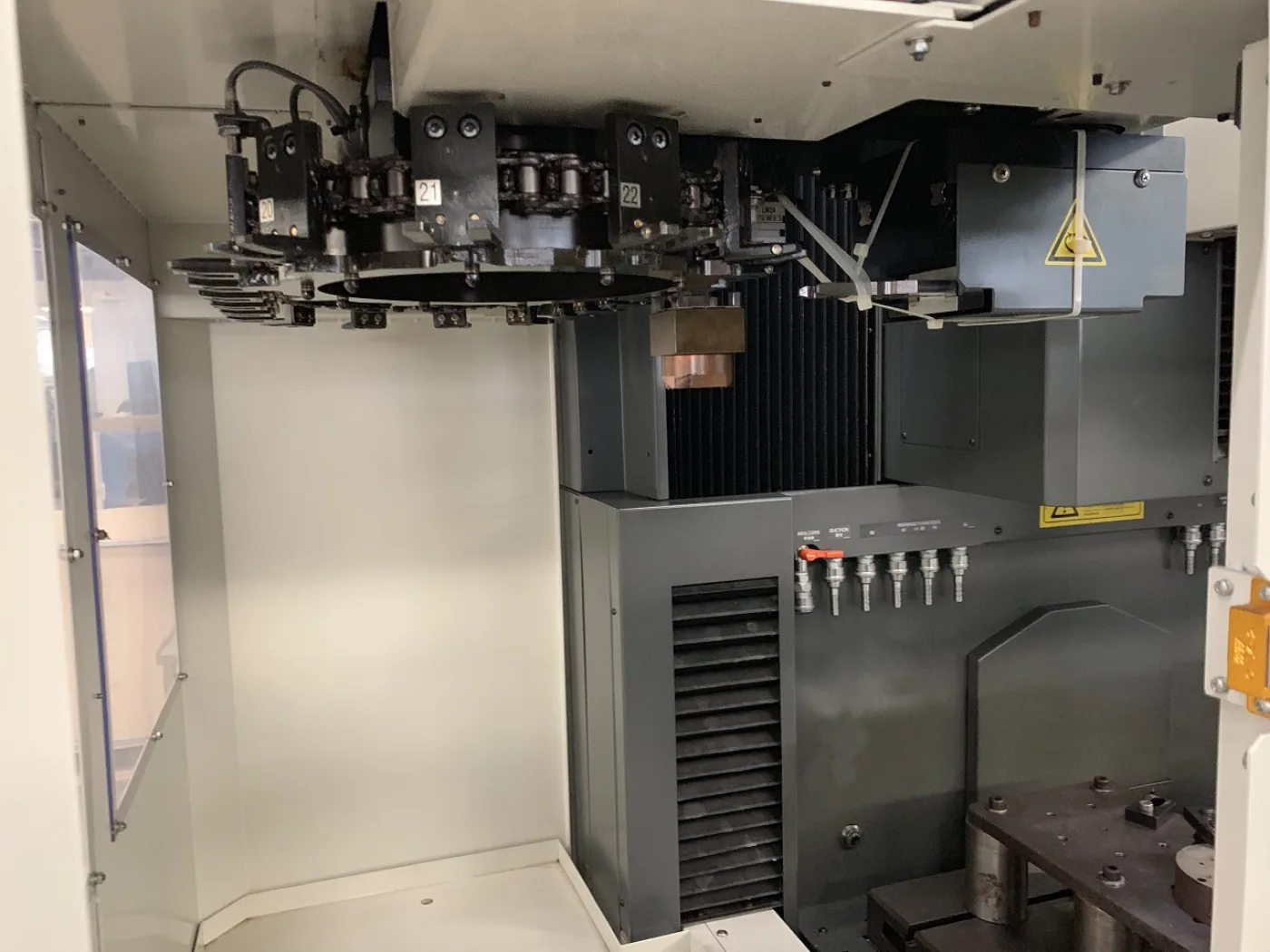 MACHINE A ETINCELER PAR ENFONCAGE “MITSUBISHI” TYPE EA12-VM - 5