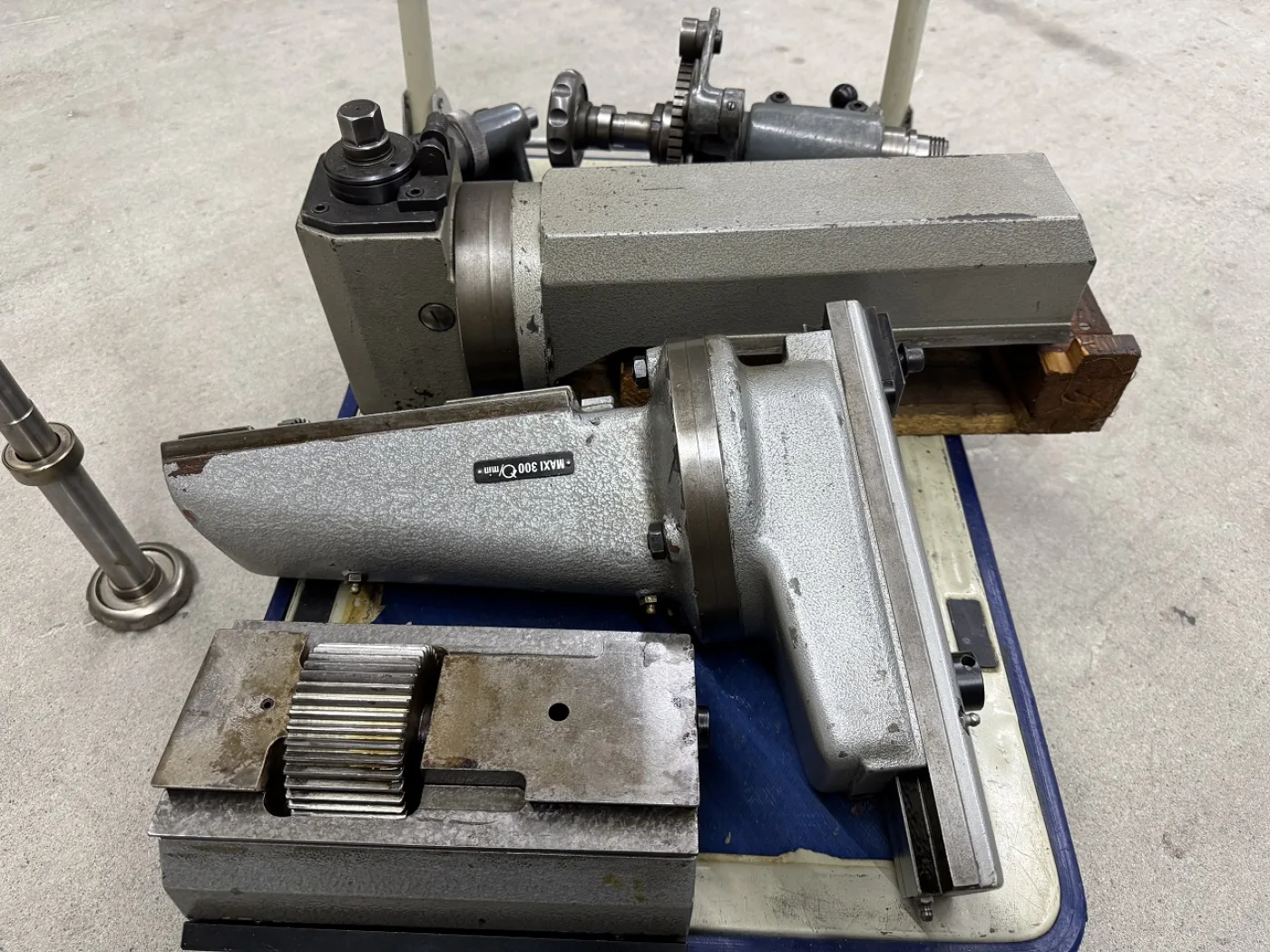 FRAISEUSE UNIVERSELLE ACIERA TYPE F-3 - 2