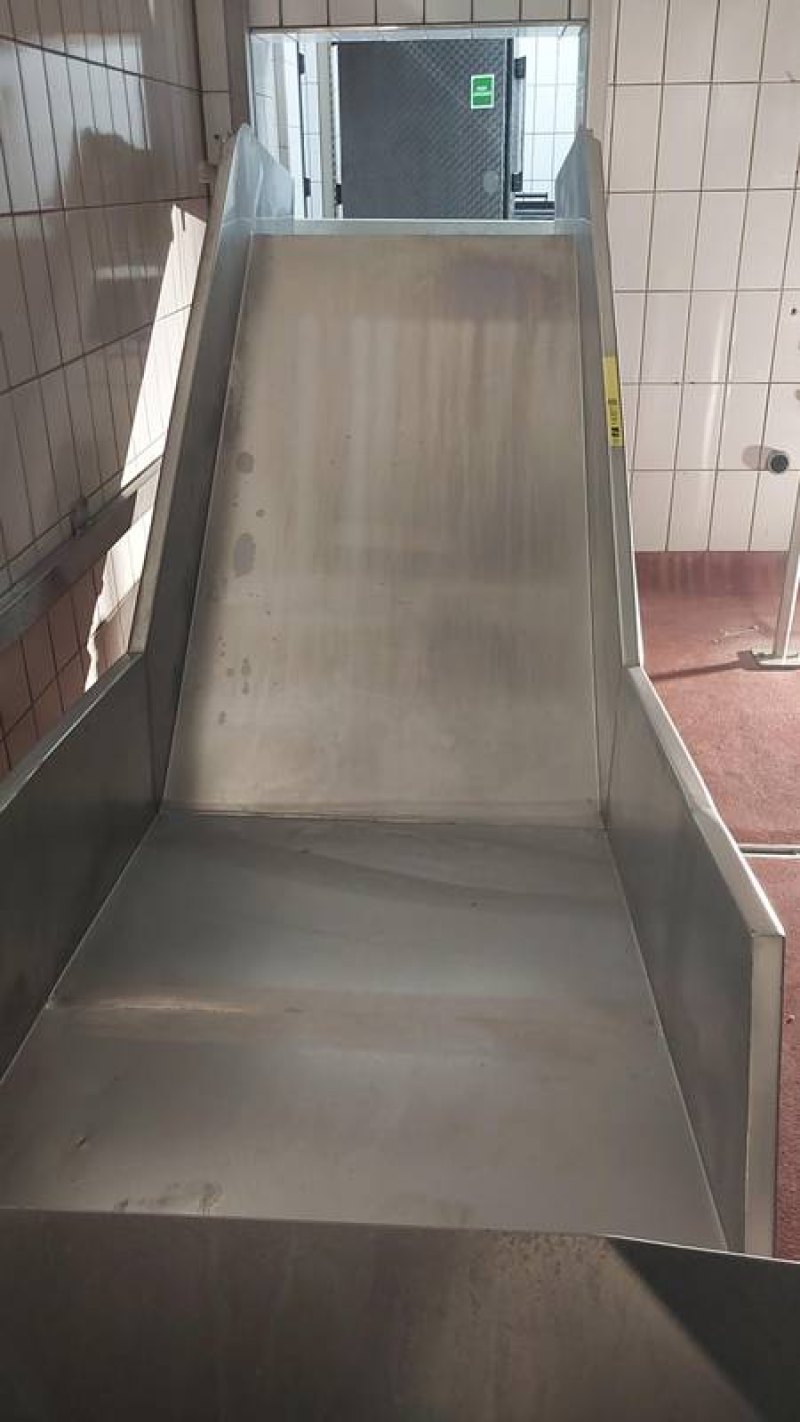 Paunch gutter - lift