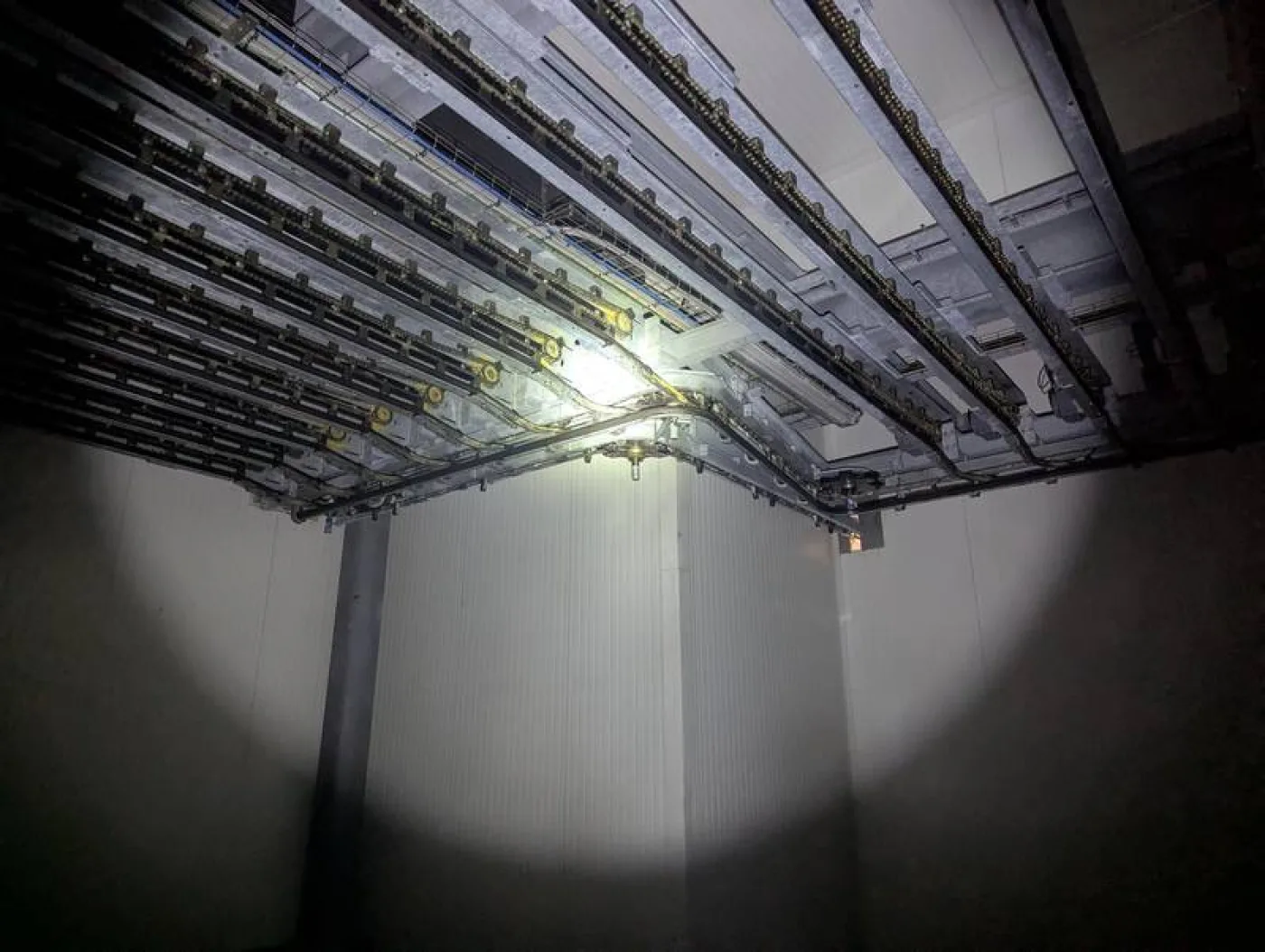 Automatic cold store conveyor system - 7