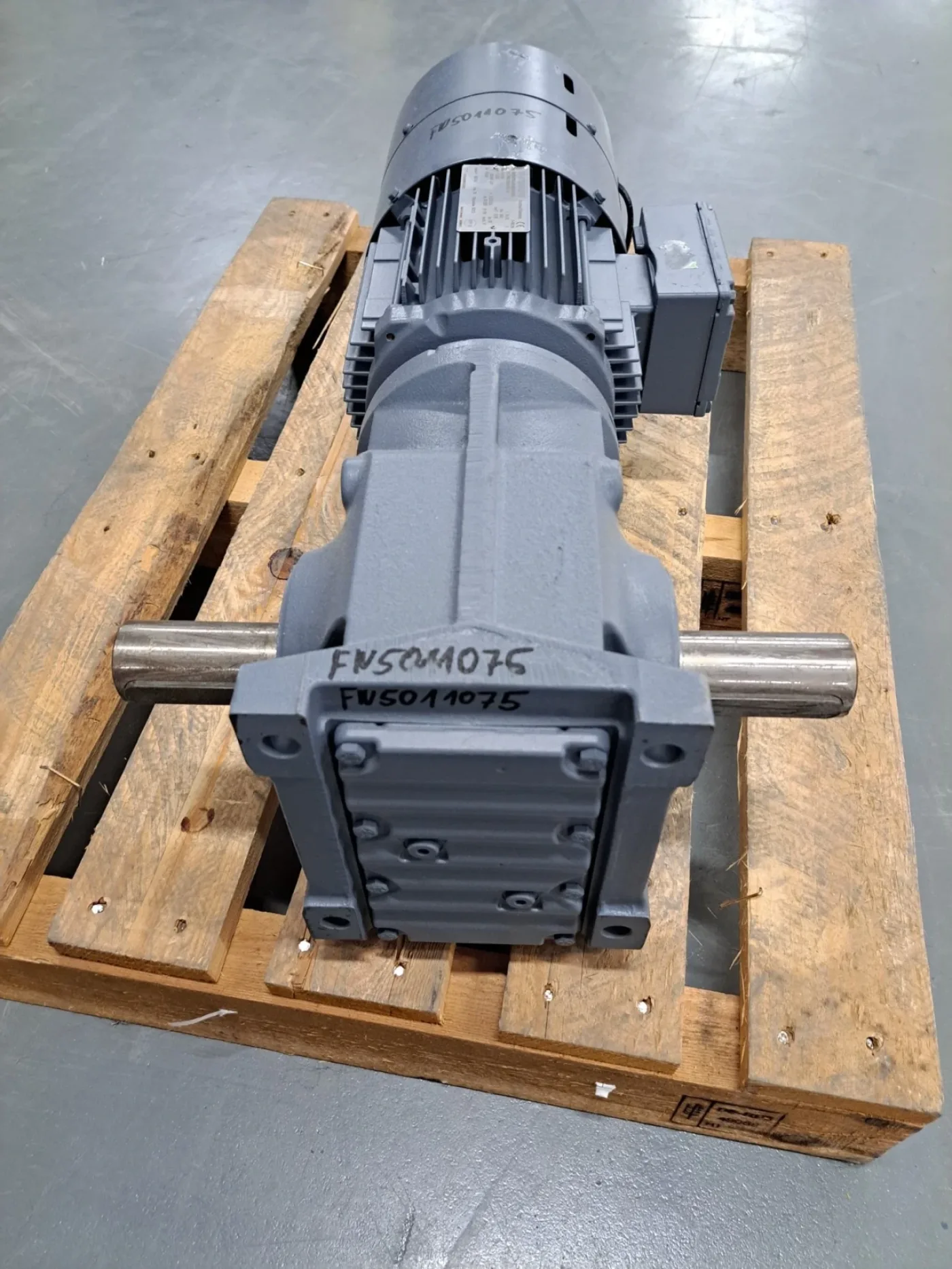 SEW Eurodrive Getriebemotor K67/RDT90L4/BMG/TH/AS3H - 1